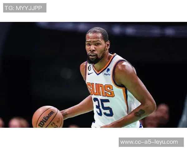 杜兰特赛季新高五次盖帽展现防守实力称赞位置选择至关重要 杜兰特赛季新高五次盖帽展现防守实力称赞位置选择至关重要