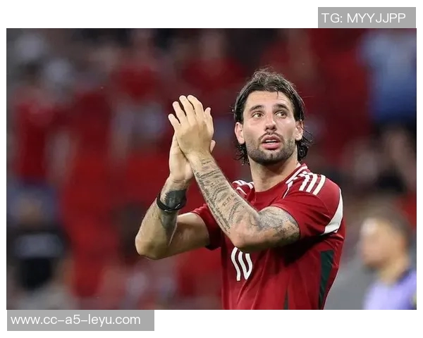 斯洛特谈战术安排远藤航或客串右后卫索博斯洛伊更适合中场位置